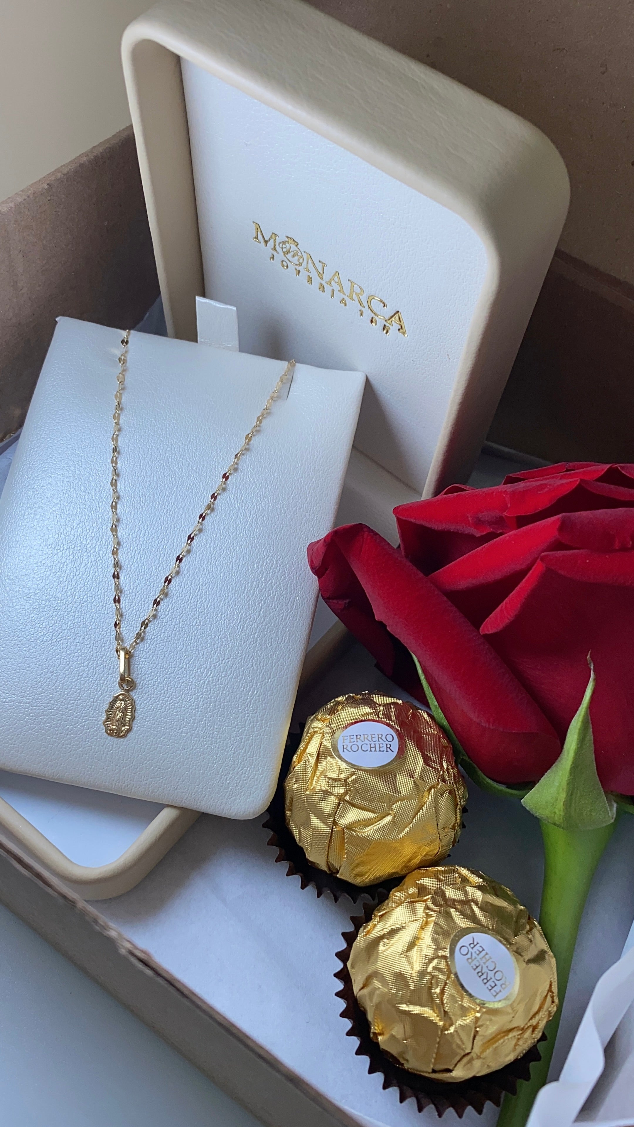 Set Cadena IT Flor Espejo en Oro 18K con Dije Virgen de Guadalupe (45 cm)