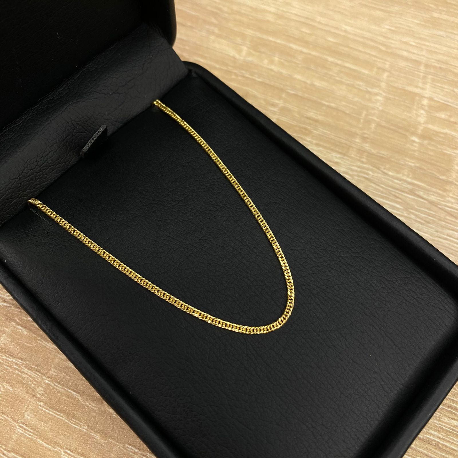 Cadena mini espacial cubana de 45 cm / 1,57 gr / Oro amarillo 18k